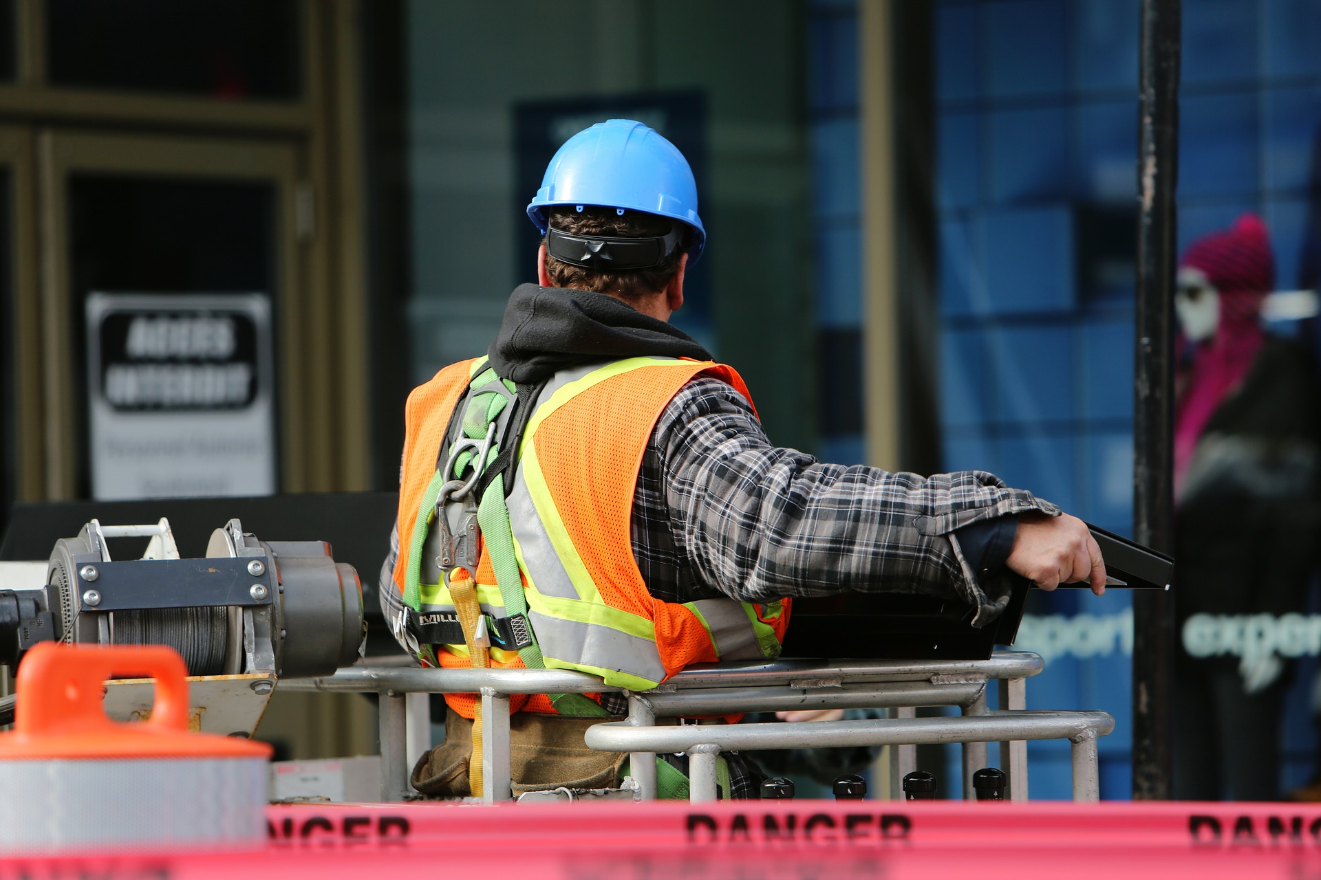 Salary Survey | UK Sign Industry | Installation